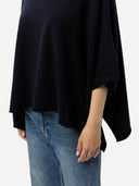 Ponadczasowe kaszmirowe ponczo z dekoltem w łódkę Granatowa Marynarka - Gobi Cashmere #color_granatowa marynarka