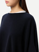 Ponadczasowe kaszmirowe ponczo z dekoltem w łódkę Granatowa Marynarka - Gobi Cashmere #color_granatowa marynarka