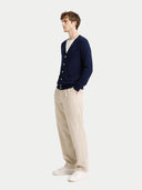 Kaszmir Męski Kardigan Z Dekoltem W Szpic - Gobi Cashmere #color_granatowy