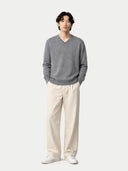 Kaszmir Męski Sweter Basic Z Dekoltem W Szpic Szary - Gobi Cashmere #color_ponura szarość