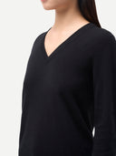 Sweter z kaszmiru V-neck - styl i komfort| GOBI Cashmere #color_czarny