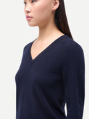 Sweter z kaszmiru z dekoltem w serek Granatowa Marynarka - Gobi Cashmere #color_granatowa marynarka