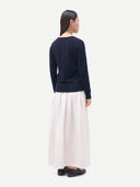 Sweter z kaszmiru z dekoltem w serek Granatowa Marynarka - Gobi Cashmere #color_granatowa marynarka