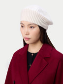 Beret w Teksturowanym Splocie Mleko Kokosowe - Gobi Cashmere #color_mleko kokosowe
