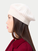 Beret w Teksturowanym Splocie Mleko Kokosowe - Gobi Cashmere #color_mleko kokosowe
