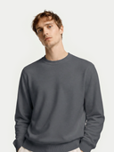Męski sweter z czystego kaszmiru Essential Crew Neck | Gobi Cashmere #color_granatowa marynarka