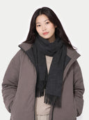 Kaszmir Męski Szal Z Frędzlami - Gobi Cashmere #color_węgiel drzewny