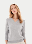 Sweter z kaszmiru V-neck - styl i komfort| GOBI Cashmere #color_wysoki wzrost