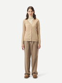 Kaszmir Damski Kardigan Z Dekoltem W Szpic - Gobi Cashmere #color_beżowy
