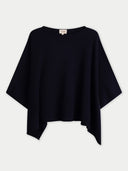 Ponadczasowe kaszmirowe ponczo z dekoltem w łódkę Granatowa Marynarka - Gobi Cashmere #color_granatowa marynarka