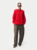 Sweter z kaszmiru z szerokimi ramionami i okrągłym dekoltem Fiery Red - Gobi Cashmere #color_fiery red