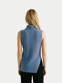 Women's Turtle Neck Cashmere Vest | GOBI Cashmere #color_zakurzony błękit