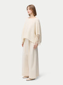 Kaszmirowe ponczo z rękawem z frędzlami | GOBI Cashmere #color_biały