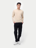 Męski sweter z czystego kaszmiru Essential Crew Neck | Gobi Cashmere #color_beżowy