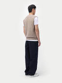 Kamizelka kaszmirowa Essentials z dekoltem w serek SzarobrąZowy - Gobi Cashmere #color_szarobrązowy