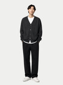 Kaszmir Męski Kardigan Z Dekoltem W Szpic - Gobi Cashmere #color_węgiel drzewny