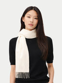 Szalik z frędzlami z mongolskiego kaszmiru | GOBI Cashmere #color_mleko kokosowe