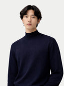 Sweter z wysokim kołnierzem z 100% mongolskiego kaszmiru | GOBI Cashmere #color_granatowa marynarka