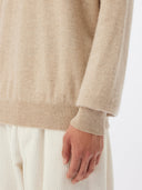 Kaszmir Męski Sweter Basic Z Półokrągłym Dekoltem- Gobi Cashmere #color_ciepła szarość